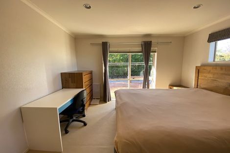 Photo of property in 6e Clearwater Cove, West Harbour, Auckland, 0618