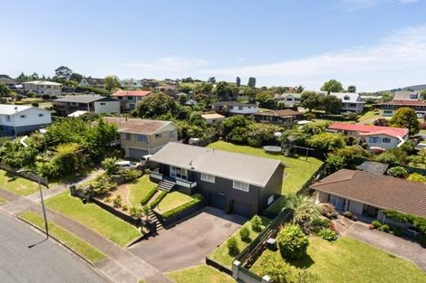 Photo of property in 31 Dunton Drive, Welcome Bay, Tauranga, 3112
