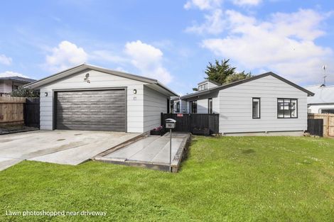 Photo of property in 10 Coubray Place, Botany Downs, Auckland, 2010