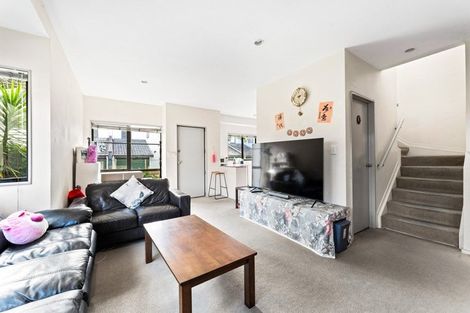 Photo of property in 1 Sun Place, Henderson, Auckland, 0612