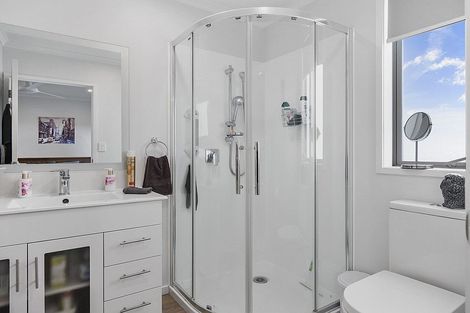 Photo of property in 43 Orion Drive, Welcome Bay, Tauranga, 3112