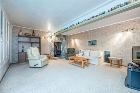 Photo of property in 18 Magnolia Grove, Maungaraki, Lower Hutt, 5010