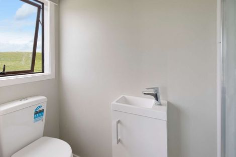 Photo of property in 718 Opunake Road, Cardiff, 4391