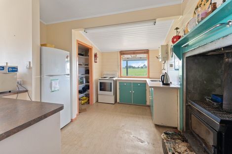 Photo of property in 279 Alfred Road, Egmont Village, New Plymouth, 4371