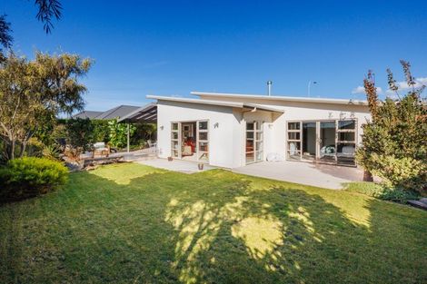 Photo of property in 165 Pacific Drive, Fitzherbert, Palmerston North, 4410