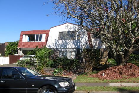 Photo of property in 9 Coromandel Crescent, Mairangi Bay, Auckland, 0630