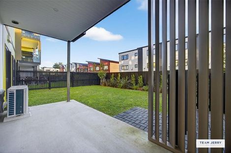 Photo of property in 2/5g Newelm Lane, Flat Bush, Auckland, 2019