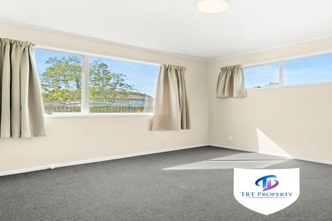 Photo of property in 400 Roscommon Road, Clendon Park, Auckland, 2103