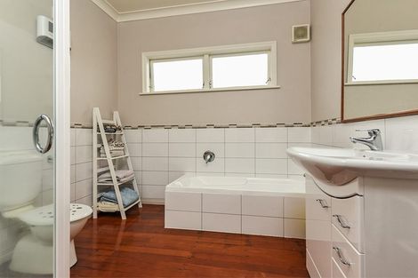 Photo of property in 29 Maranui Avenue, Point Chevalier, Auckland, 1022