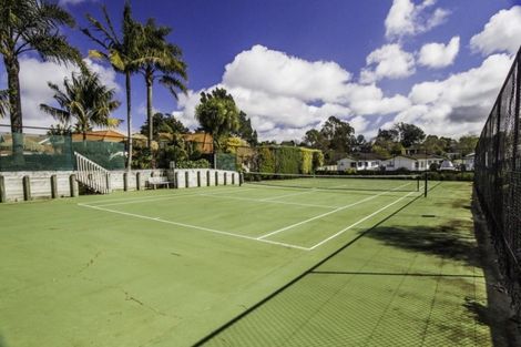 Photo of property in 16 Gillett Place, Botany Downs, Auckland, 2014