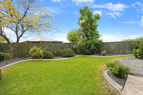 Photo of property in 2/8 Thistledown Place, Woolston, Christchurch, 8062