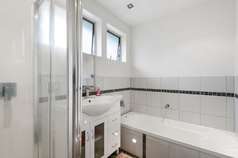 Photo of property in 49 Oakley Crescent, Hornby, Christchurch, 8042