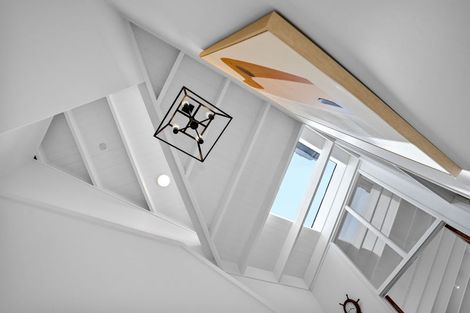 Photo of property in 7 Parr Terrace, Castor Bay, Auckland, 0620