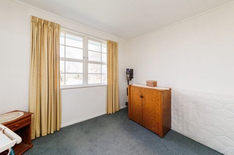 Photo of property in 8 Hau Whiti Place, Kimbolton, 4774