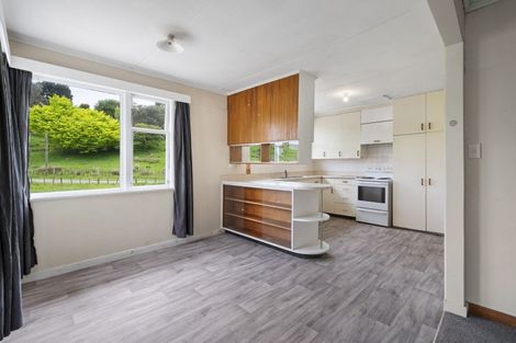 Photo of property in 16 Gordon Terrace, Hunterville, 4730