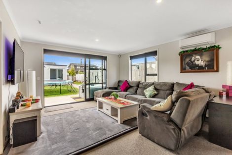 Photo of property in 90 Banks Street, Marfell, New Plymouth, 4310