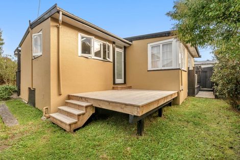 Photo of property in 2/26 Woodside Road, Massey, Auckland, 0614