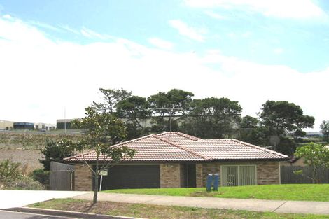 Photo of property in 64 Bluebird Crescent, Unsworth Heights, Auckland, 0632