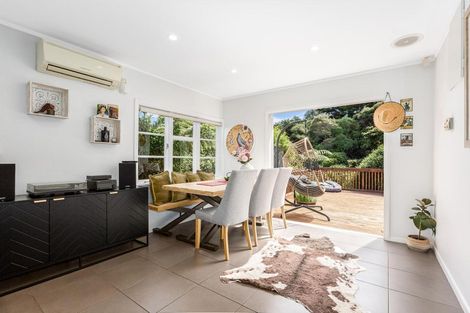 Photo of property in 17 Kiriwai Road, Paremata, Porirua, 5024