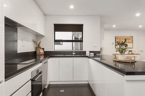 Photo of property in 10 Shingle Street, Sydenham, Christchurch, 8023