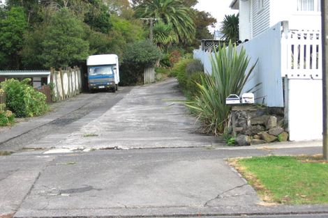 Photo of property in 18 Ribblesdale Road, Henderson, Auckland, 0612