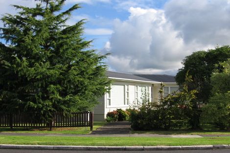 Photo of property in 44 Gloria Avenue, Te Atatu Peninsula, Auckland, 0610