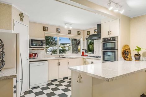 Photo of property in 55 Branch Road, Highlands Park, New Plymouth, 4312