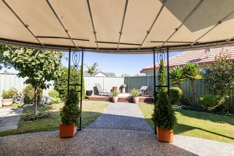 Photo of property in 2 Queens Walk, Taradale, Napier, 4112