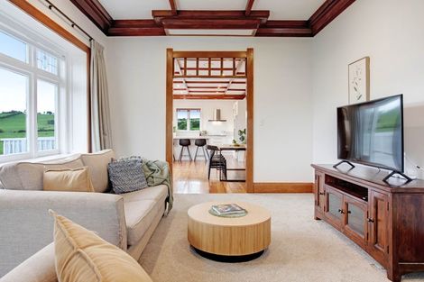 Photo of property in 52 Medhurst Road North, Bombay, 2675