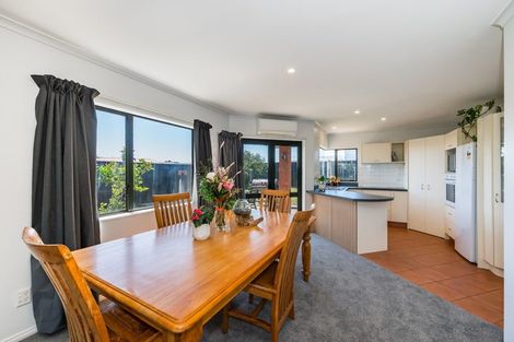 Photo of property in 139 Guildford Drive, Paraparaumu Beach, Paraparaumu, 5032