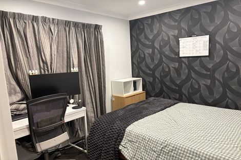 Photo of property in 46a Edgecombe Street, Newlands, Wellington, 6037