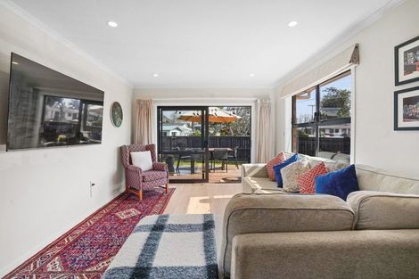 Photo of property in 16 Holloway Place, Forest Lake, Hamilton, 3200