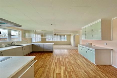 Photo of property in 16 Moeraki Road, Maoribank, Upper Hutt, 5018