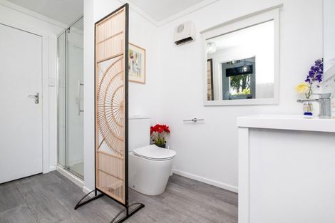 Photo of property in 104 Ferry Road, Clive, 4102