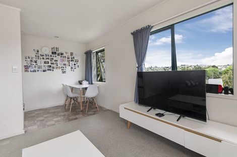 Photo of property in 10 Totaravale Drive, Totara Vale, Auckland, 0629