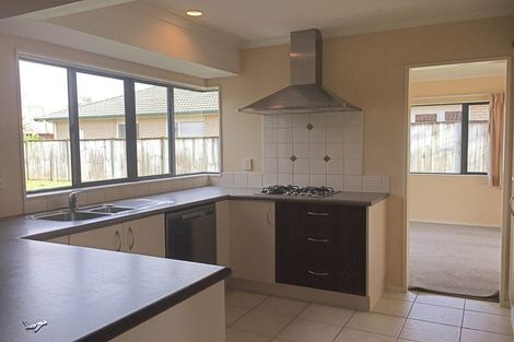 Photo of property in 10 Sayes Close, East Tamaki, Auckland, 2013