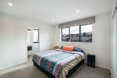 Photo of property in 28 Hayes Creek Road, Lake Hayes Estate, Queenstown, 9304