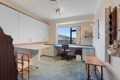 Photo of property in 3 Fairfax Terrace, Frankleigh Park, New Plymouth, 4310