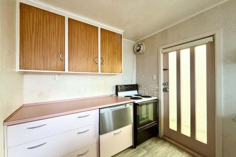 Photo of property in 14 Huatoki Street, Vogeltown, New Plymouth, 4310