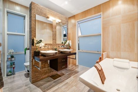 Photo of property in 21 Grand Drive, Orewa, 0931