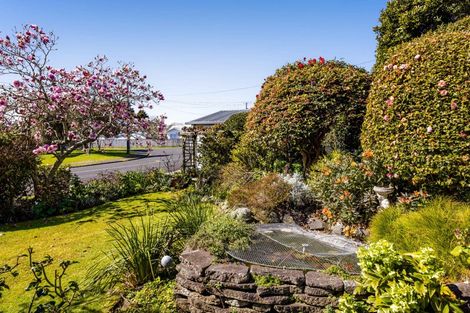 Photo of property in 32 Queens Road, Glen Avon, New Plymouth, 4312