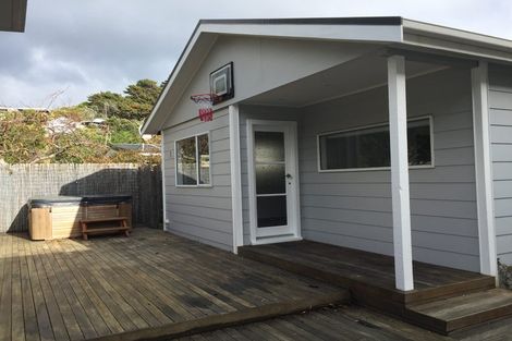 Photo of property in 19a Mantell Street, Seatoun, Wellington, 6022