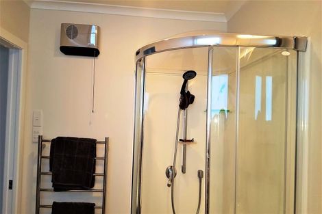 Photo of property in 23a Eastview Grove, Normandale, Lower Hutt, 5010