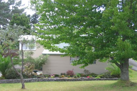 Photo of property in 9 Paragon Avenue, Beach Haven, Auckland, 0626