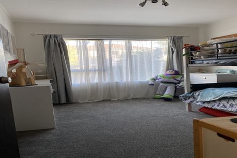 Photo of property in 1 Valdese Rise, Browns Bay, Auckland, 0630