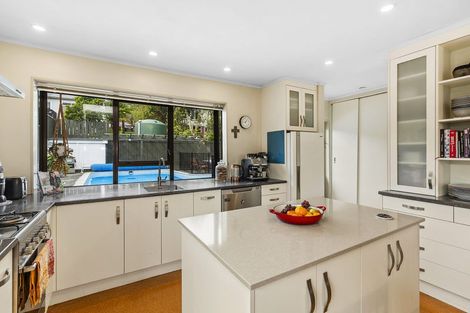 Photo of property in 24 Ranui Terrace, Tawa, Wellington, 5028