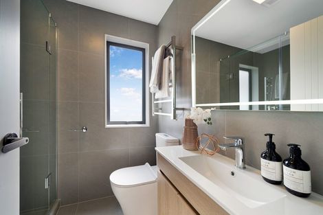 Photo of property in 37 Paretao Street, Massey, 0614