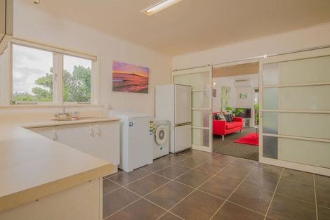 Photo of property in 2/1a Helga Crescent, Te Atatu Peninsula, Auckland, 0610