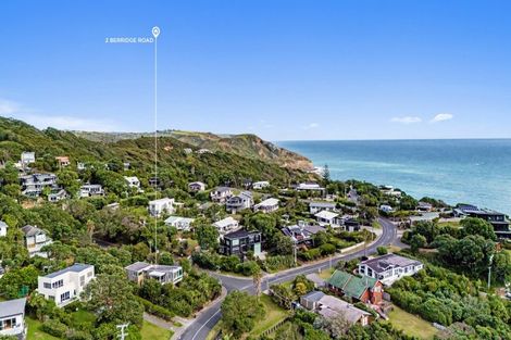 Photo of property in 2 Berridge Road, Muriwai, Waimauku, 0881