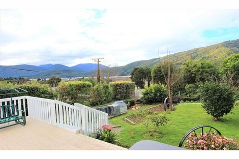 Photo of property in 21 Main Road, Havelock, 7100